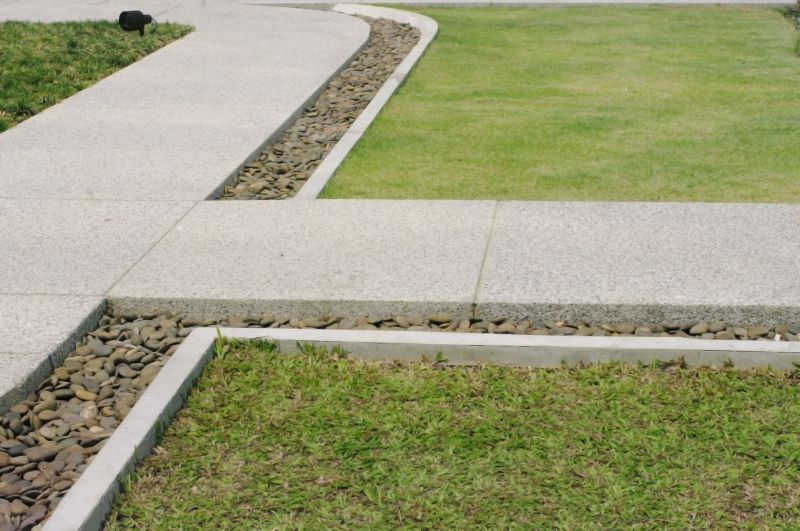 Concrete Landscape Curbing Options and Ideas